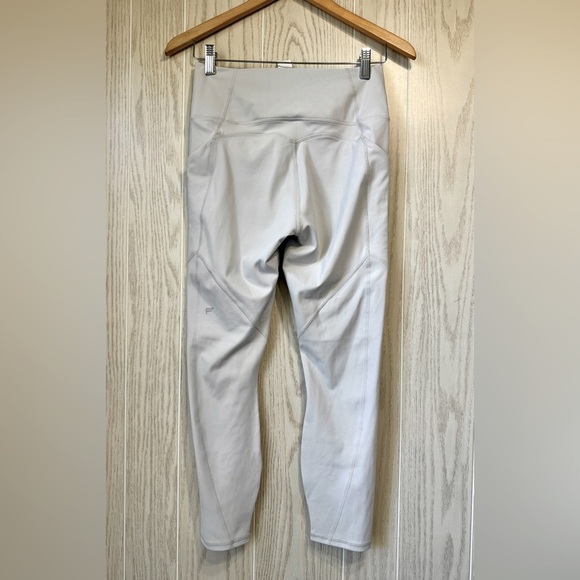 Fabletics Oasis PureLuxe High-Waisted 7/8 Legging Mineral Grey Size M NWT - Picture 7 of 8